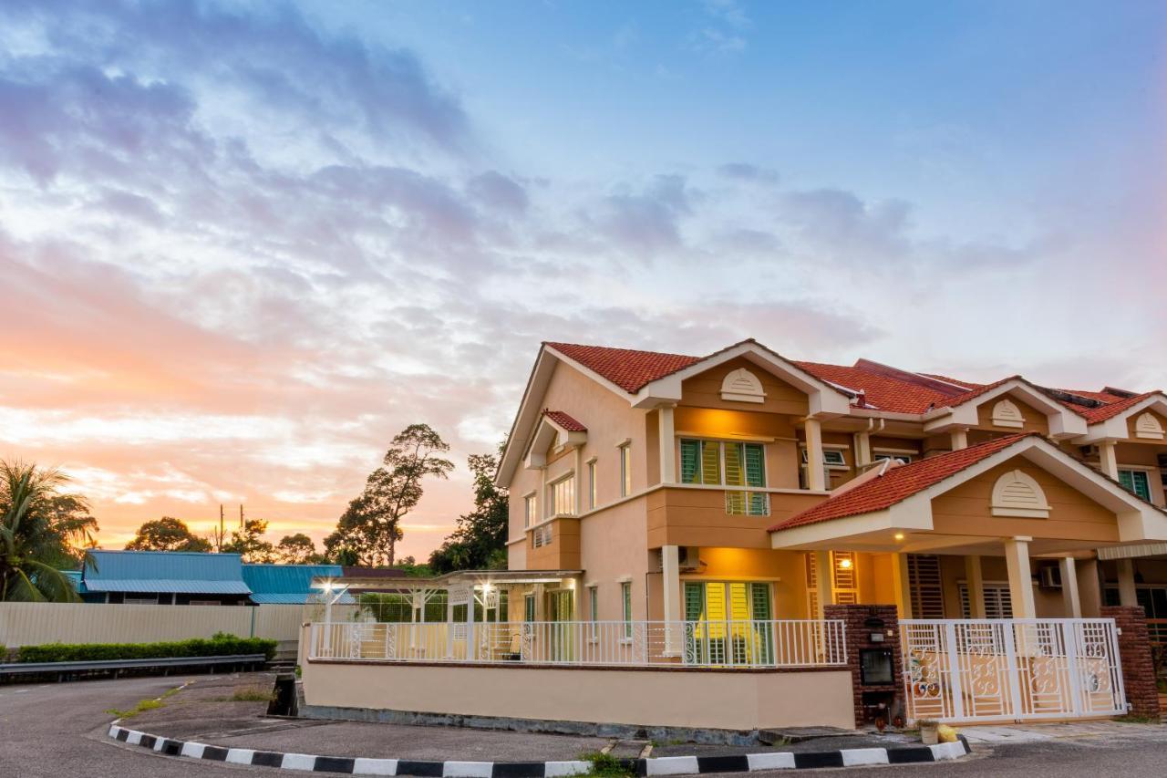 Tropikal Natura Lodge By D Imperio Homestay Penang Balik Pulau Zewnętrze zdjęcie